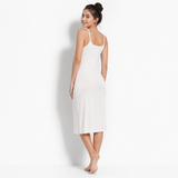 Fond de robe blanc mi-long dos