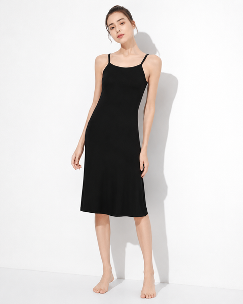 Fond de robe noir mi-long