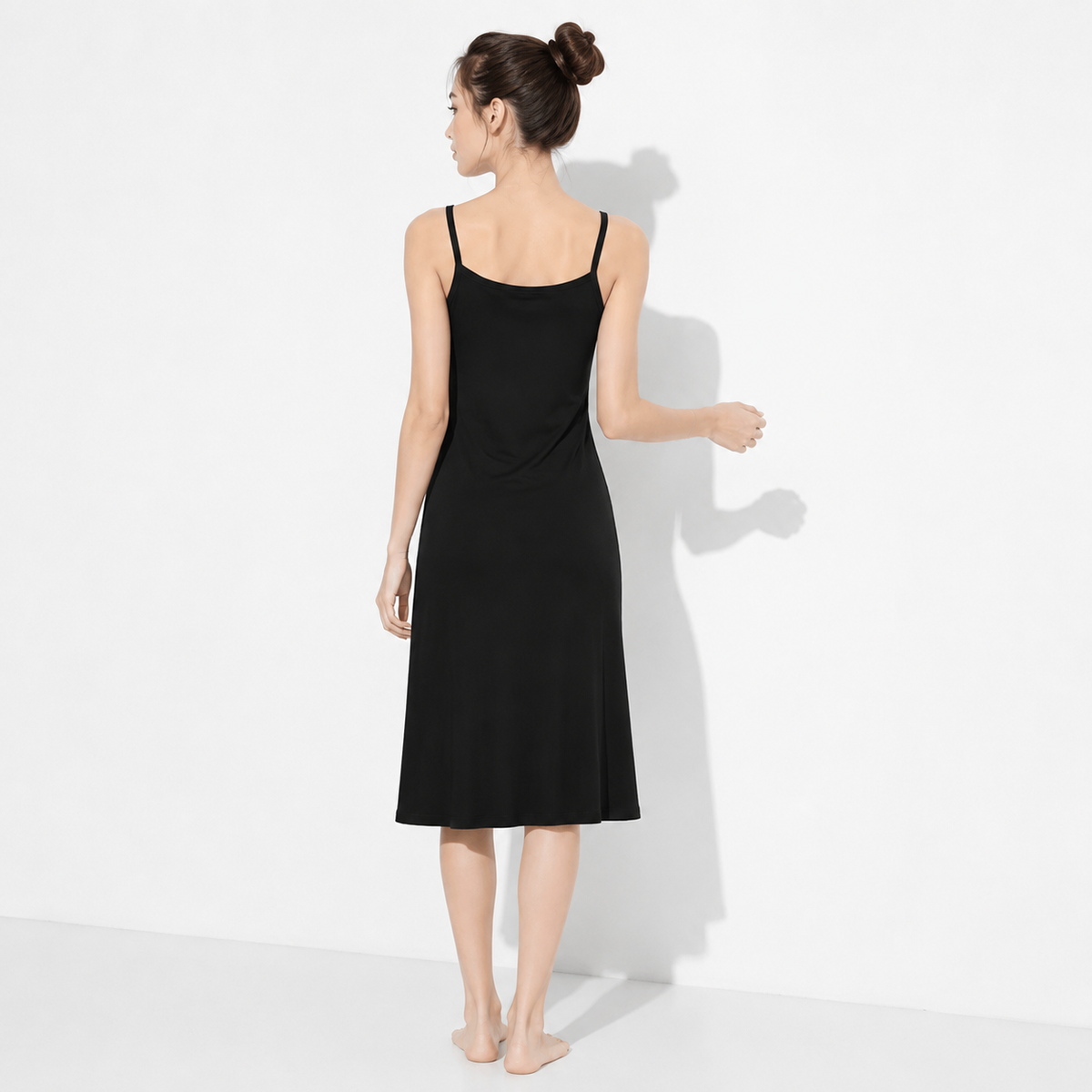 Fond de robe noir mi-long