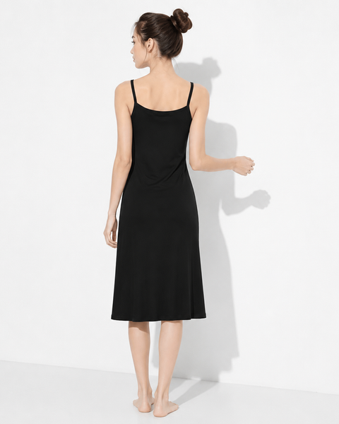 Fond de robe noir mi-long